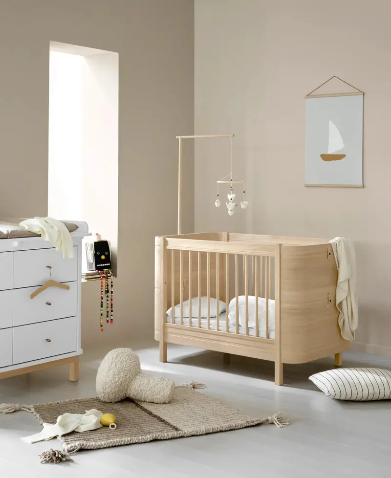Lit Bébé Évolutif Wood Mini+ Avec Kit Junior Inclus, Chêne