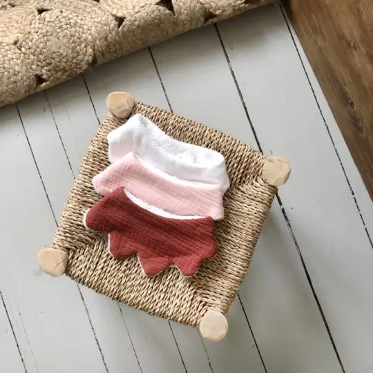 Lot 3 mini bavoirs fleur blanc, terracotta, blush