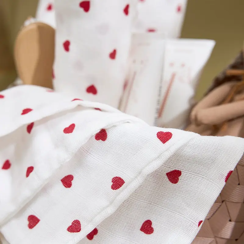 Lot de 2 langes coeurs rouges 120x120cm