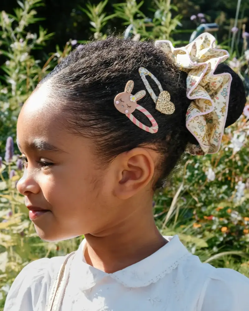 Lot de 2 pinces cœur pailleté doré et tissu fleuri