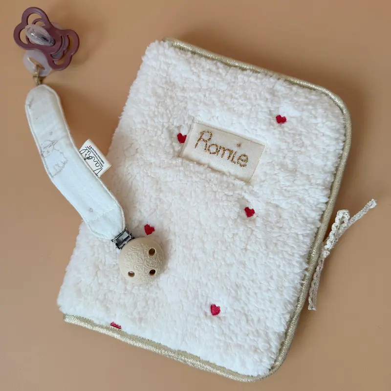 Mon protège carnet de santé personnalisé - Sherpa brodé Coeur Rose 💖