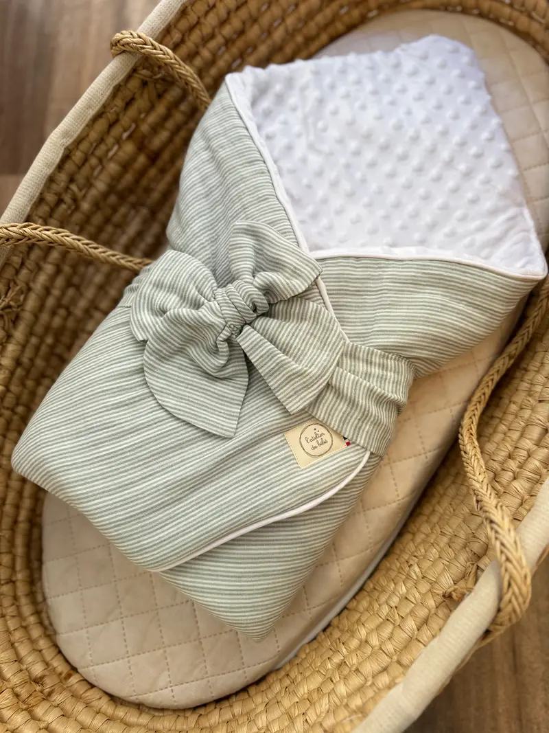 Nid d'ange bébé d'emmaillotage - RAYURES FINE VERT | Made in France