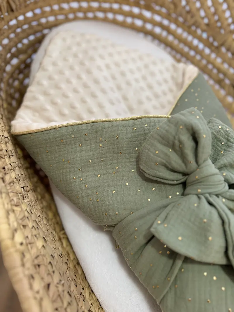 Nid d'ange bébé d'emmaillotage - VERT SAUGE ET OR | Made in France