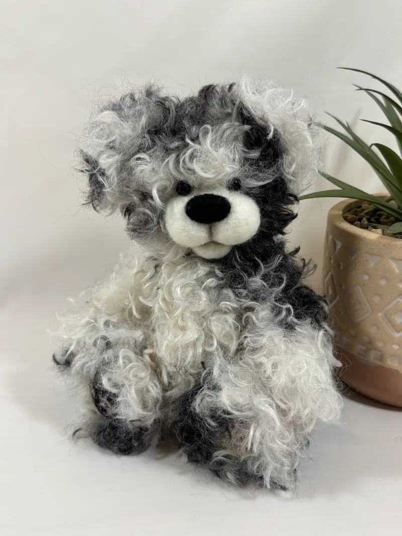 Oslo – Ours de collection articulé 22 cm noir, gris et blanc