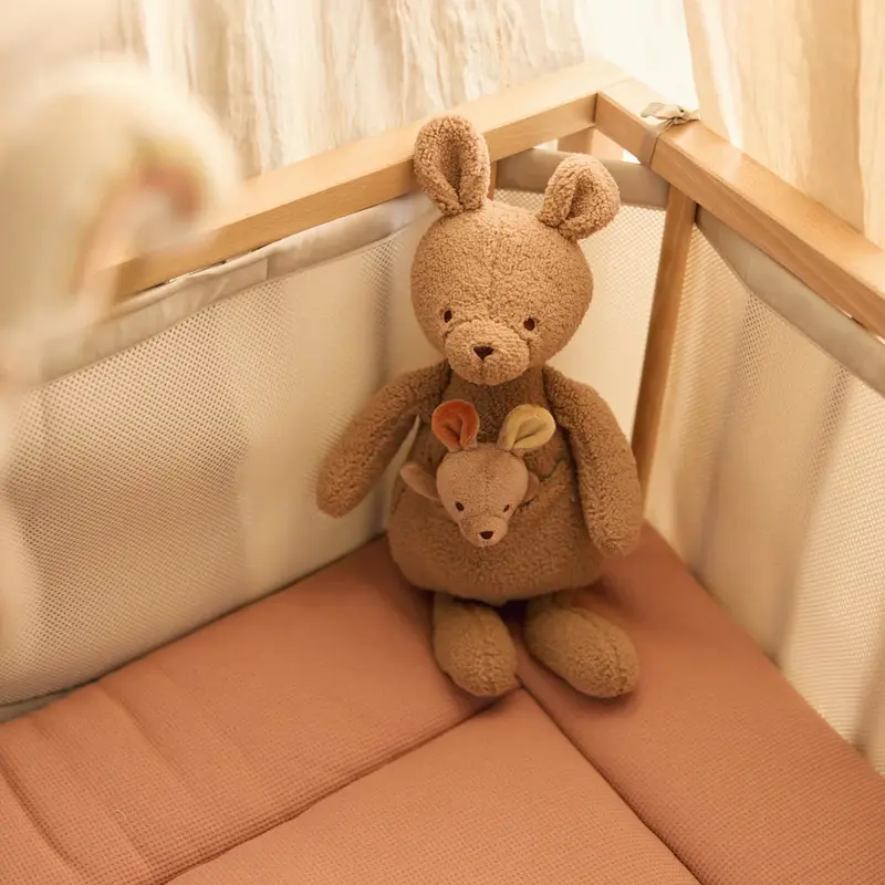 Peluche kangourou bébé avec bébé amovible – douce et câline