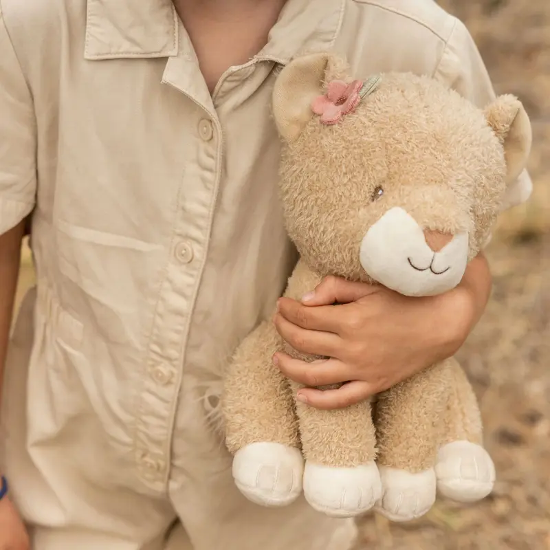 Peluche lionne 25 cm – compagnon doux pour bébé et enfant
