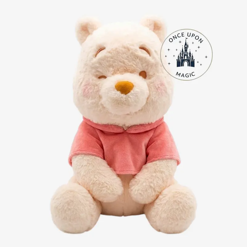 Peluche Winnie l’Ourson T-Shirt Rouge – Disneyland Paris