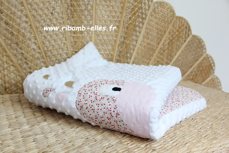 Plaid bébé fait main – thème baleine | Ton rose/liberty – fabrication française