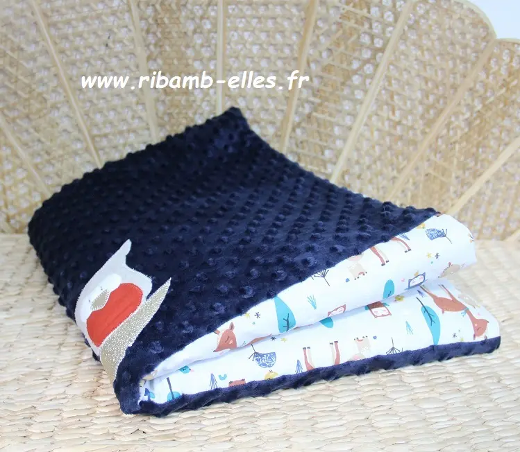 Plaid bébé fait main – thème hiboux | Ton bleu/Rouge – fabrication française