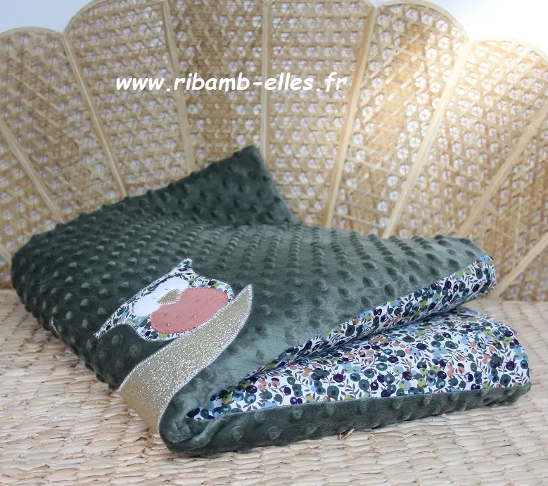 Plaid bébé fait main – thème hiboux | Ton vert/liberty – fabrication française