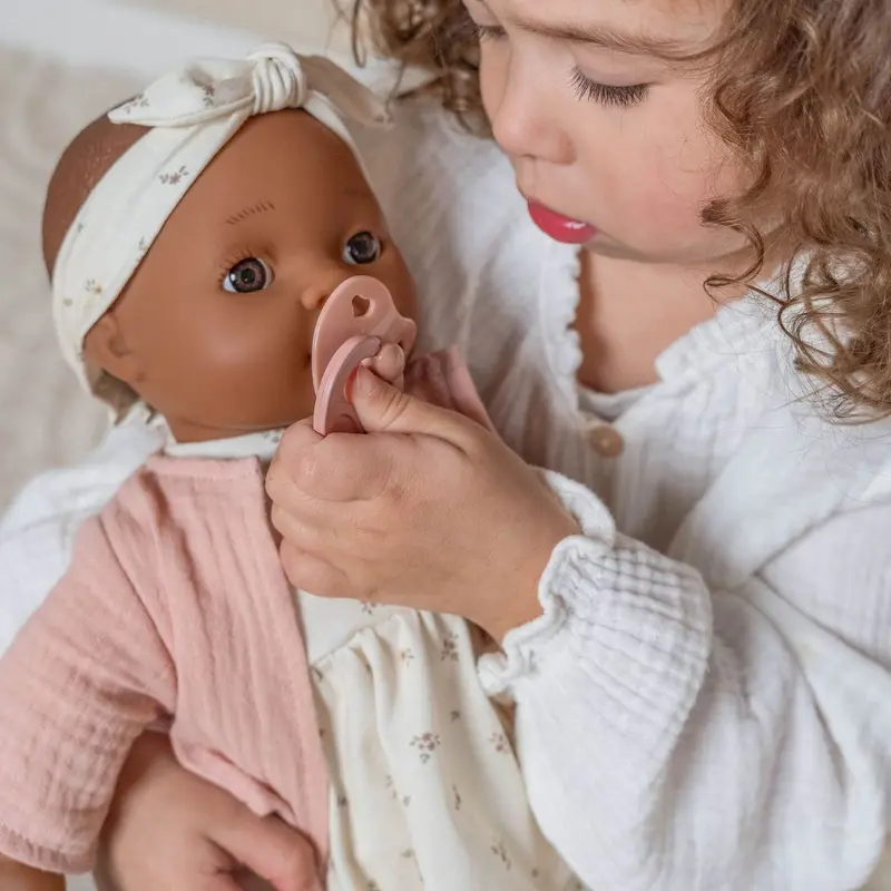 Poupée Noa avec accessoires – Jouet d’imitation dès 18 mois