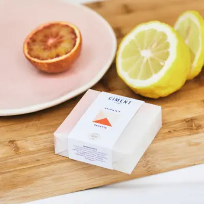 Savon N°6 Facette - Savon Solide Surgras Bio Coco & Sésame, hydratation Douce et Parfum Poudré