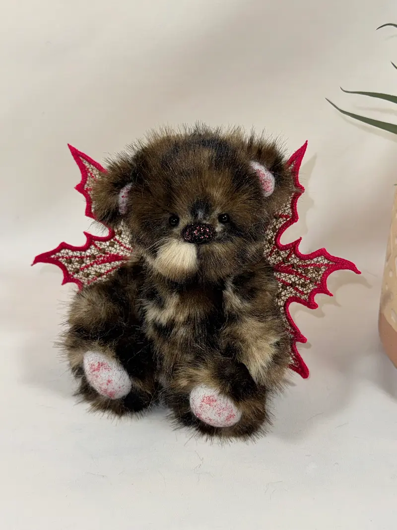 Sépia – Ours de Collection Articulé 15 cm avec Ailes Amovibles | Pièce Unique Fait Main