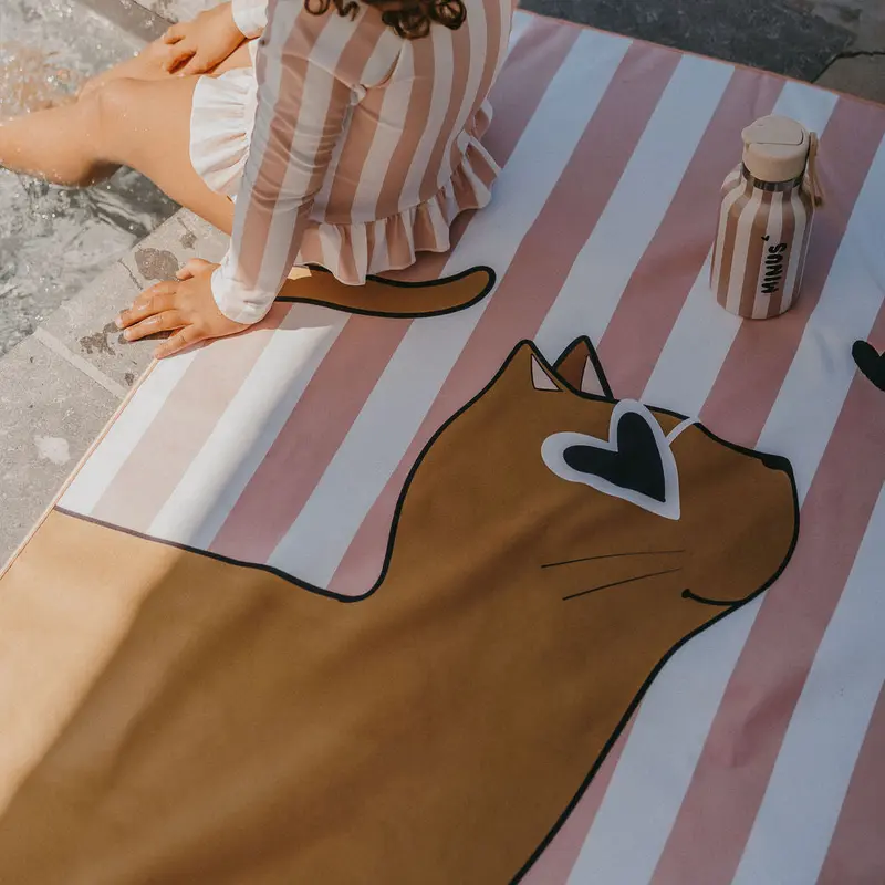 Serviette microfibre enfant Chat – serviette plage fun et légère