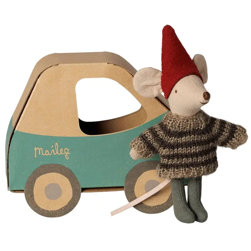 Souris De Noël, Petit Frère Dans Une Boîte En Forme De Voiture