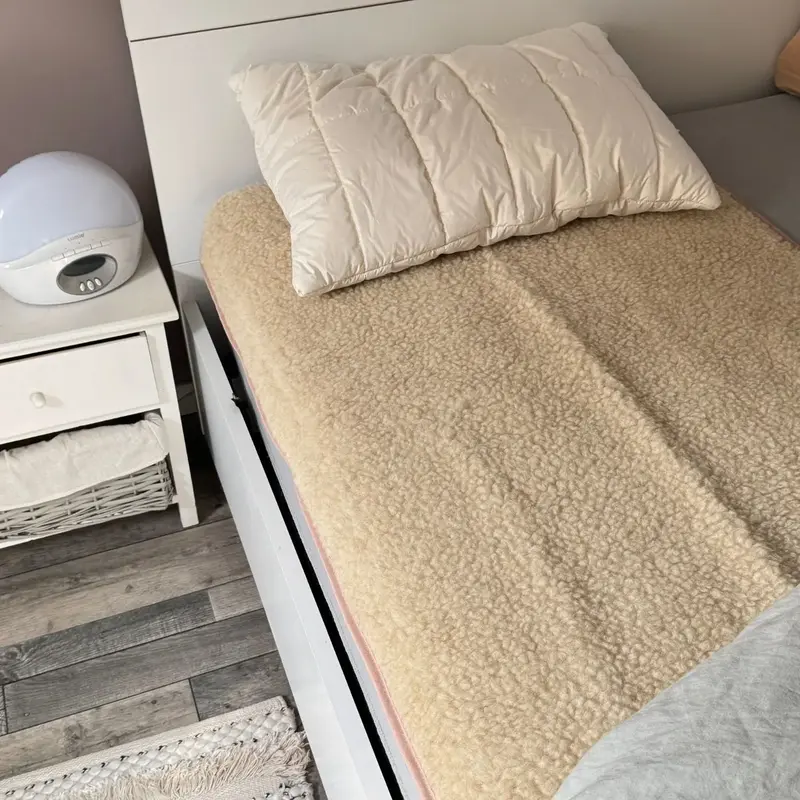 Surmatelas fin en laine vierge Sassoupi Beige - 70x140cm