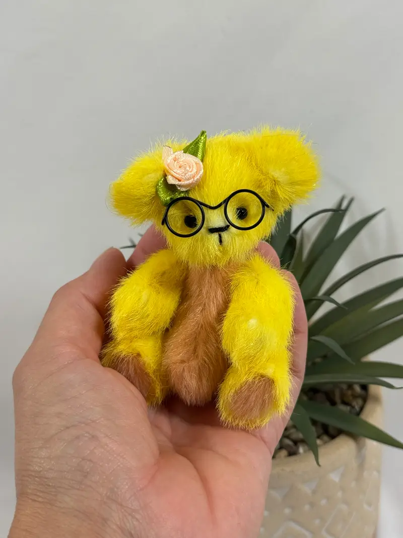 Suzette – Mini ours articulé jaune 9 cm | Ours de collection artisanal