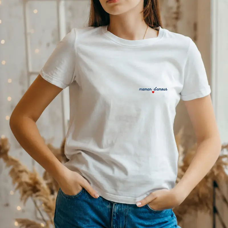 Tee-shirt brodé maman d'amour