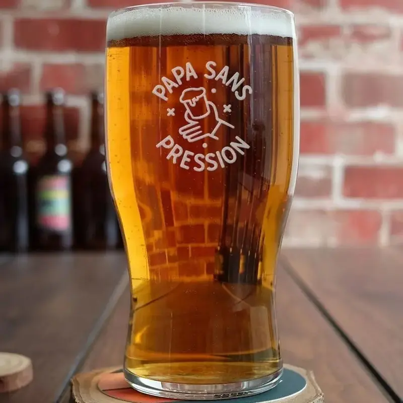 Verre à bière gravé « Papa sans pression » – 58 cl